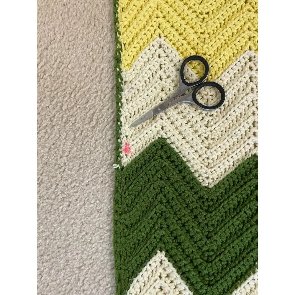 Vintage Afghan Throw Blanket Chevron Cottage Grandma Green Bay Packers Avocado